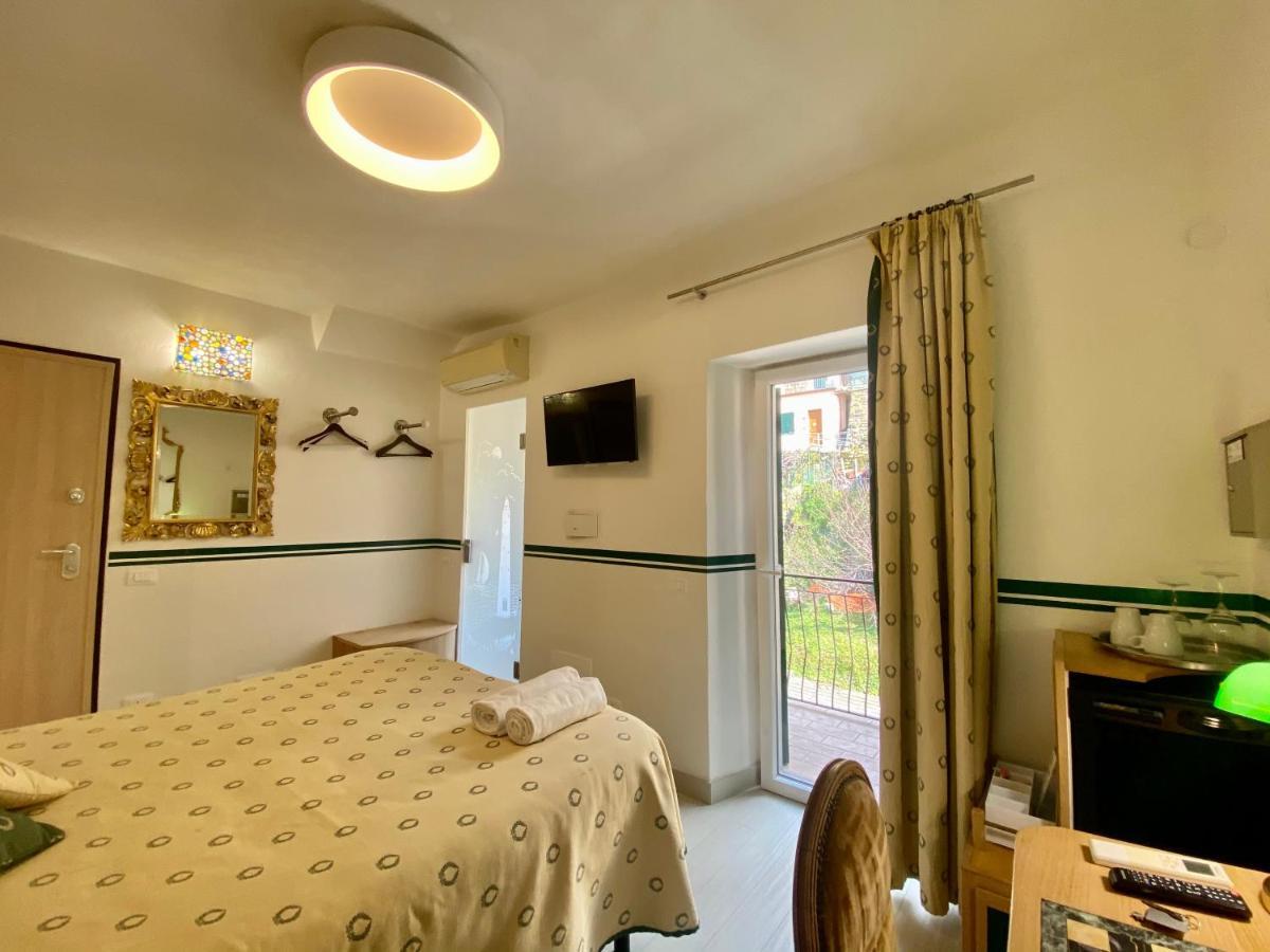 Giovanni Rooms Манарола Екстер'єр фото